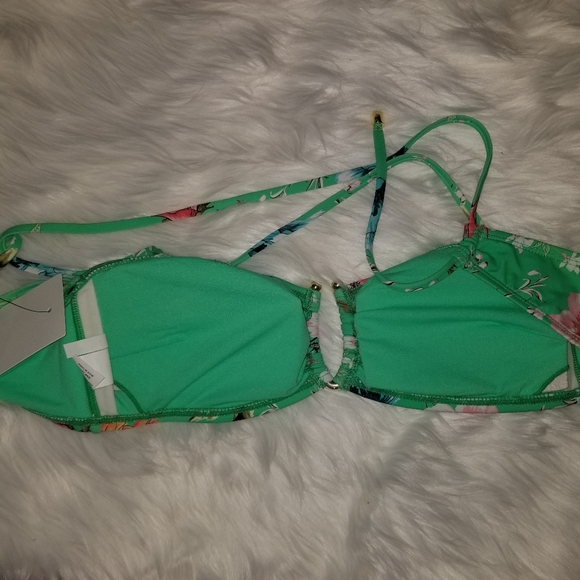 Gibson & Latimer Bikini Top- Medium - Picture 4 of 13